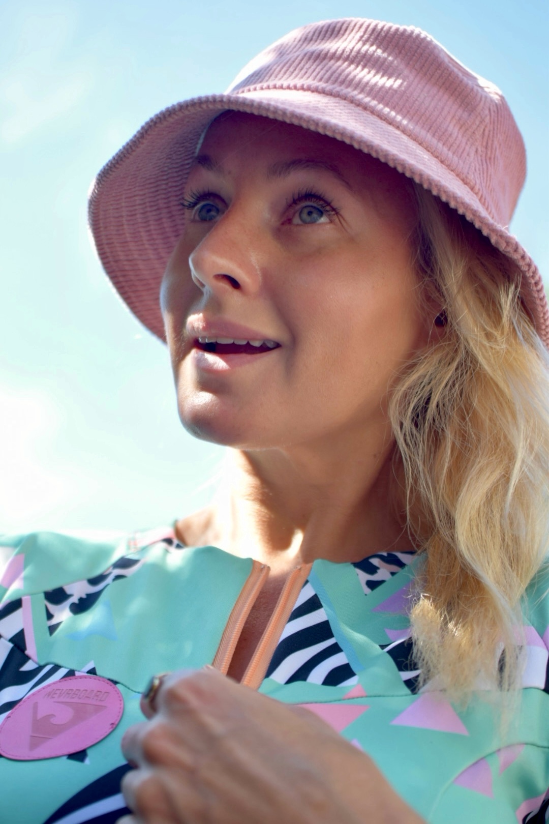 kolorowe stroje + nakrycia głowy HatHat style fot model Kasia Mistewicz SIZE M (1)